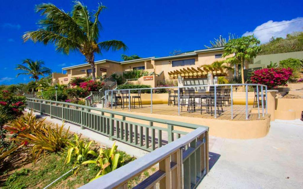 Lindbergh Bay Hotel Altona Exterior photo